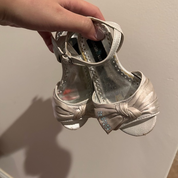 HUGE LOT of 16 pairs of baby girl shoes different sizes - Picture 5 of 14